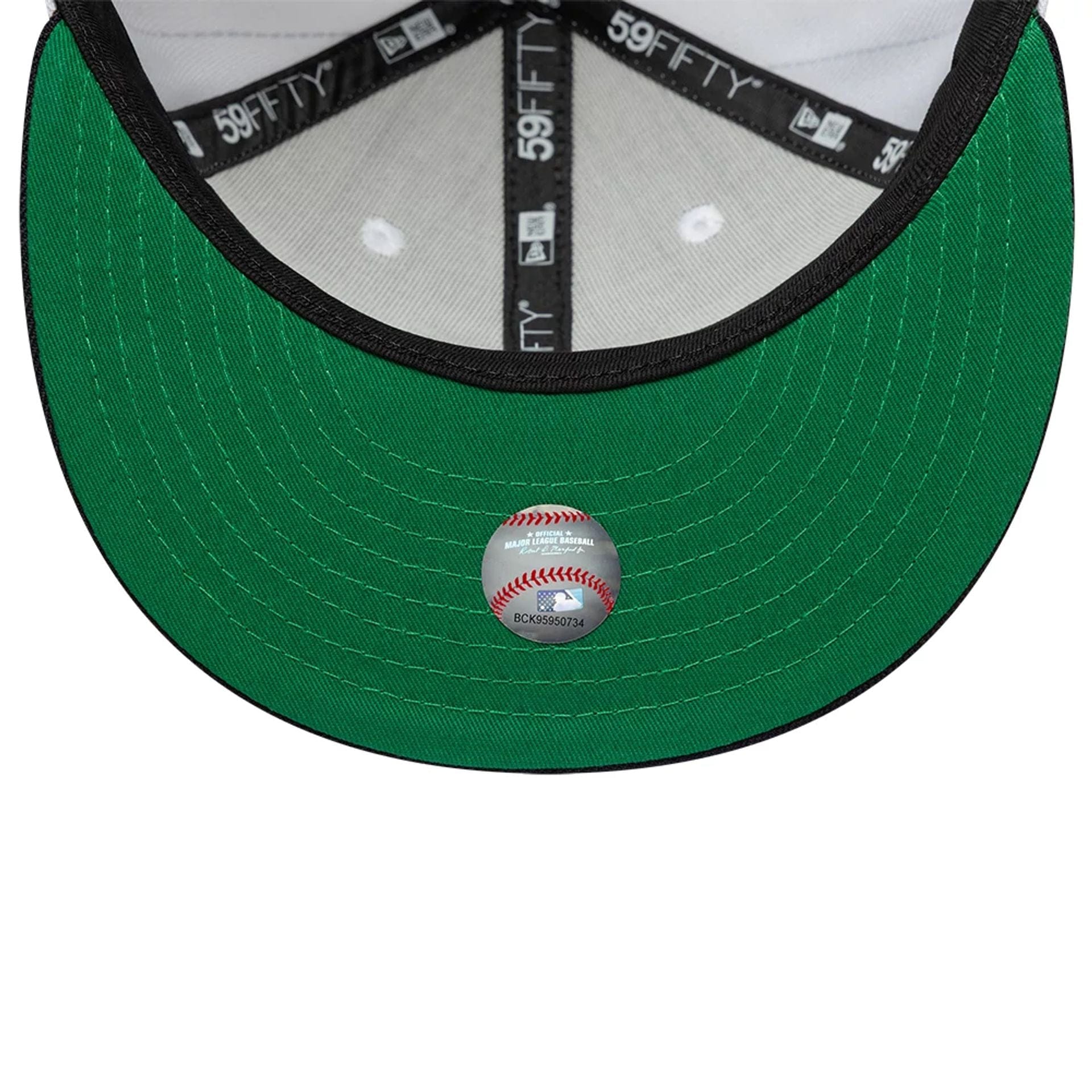 This is a New York Giants MLB Cooperstown White 59FIFTY Fitted Cap 2