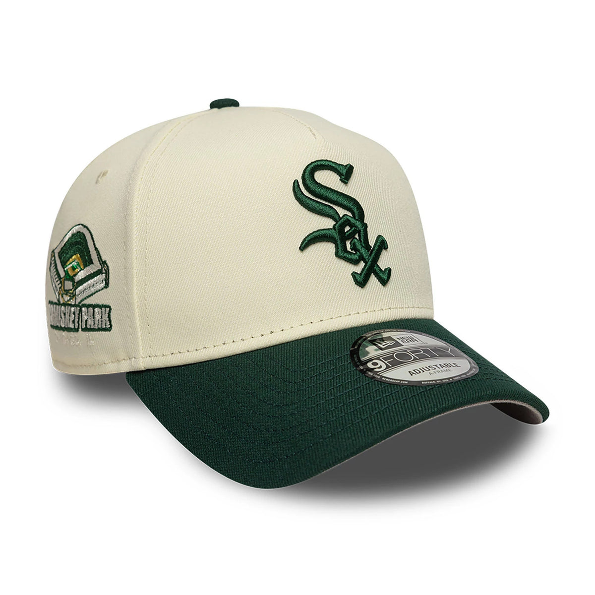 Chicago White Sox Chrome White And Dark Green New Era 9FORTY A-Frame Adjustable Cap, front view showing the dark green raised embroidered Sox logo on the white front panel, with a curved dark green visor and a 9FORTY size sticker.