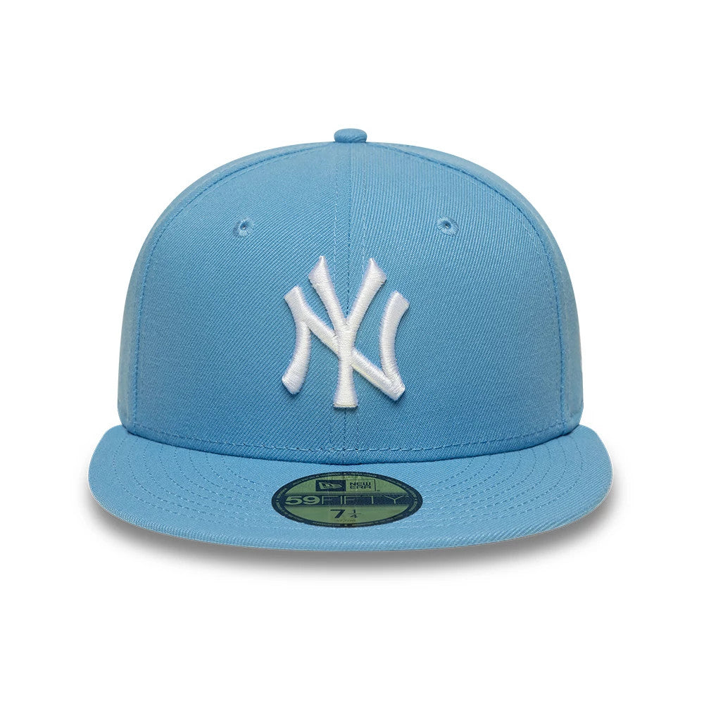 New York Yankees MLB Blue New Era 59FIFTY Fitted Cap, front view showing a white embroidered NY logo on the structured blue crown, with matching blue visor and a gold 59FIFTY size sticker on the flat visor.