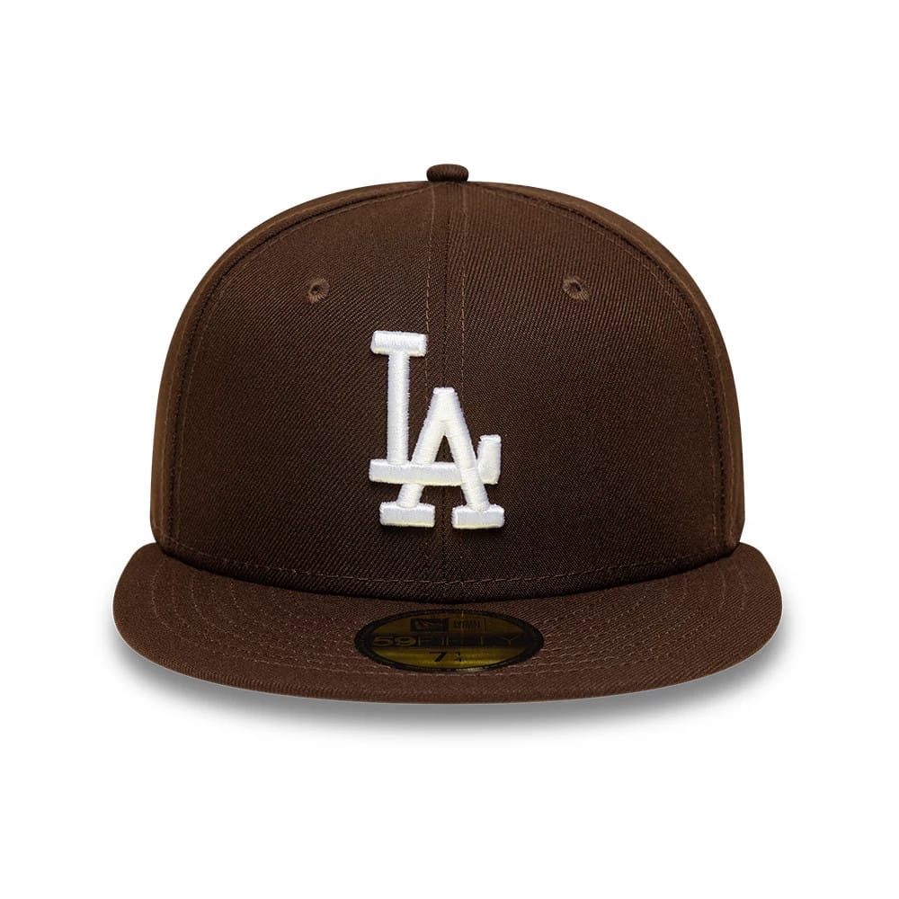 LA Dodgers MLB Dark Brown New Era 59FIFTY Fitted Cap, front view showing a white embroidered LA logo on the structured dark brown crown, with a matching flat visor and a gold 59FIFTY size sticker on the visor.
