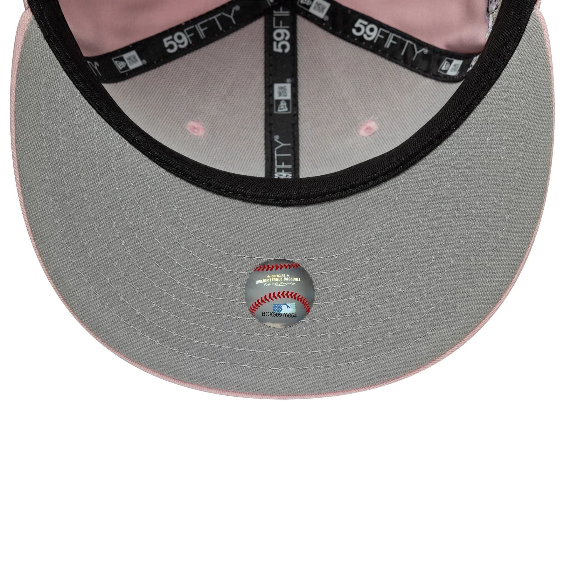 This is a New York Yankees MLB World Series Pink 59FIFTY Fitted Cap 2