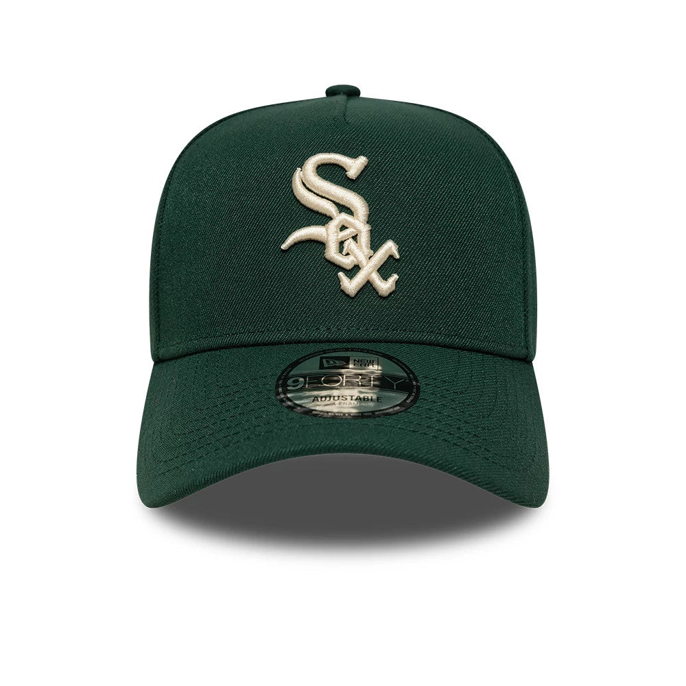 Chicago White Sox MLB Dark Green New Era 9FORTY A-Frame Adjustable Cap, front view showing the cream embroidered Sox logo on the structured dark green crown, with the 9FORTY size sticker on the curved dark green visor.