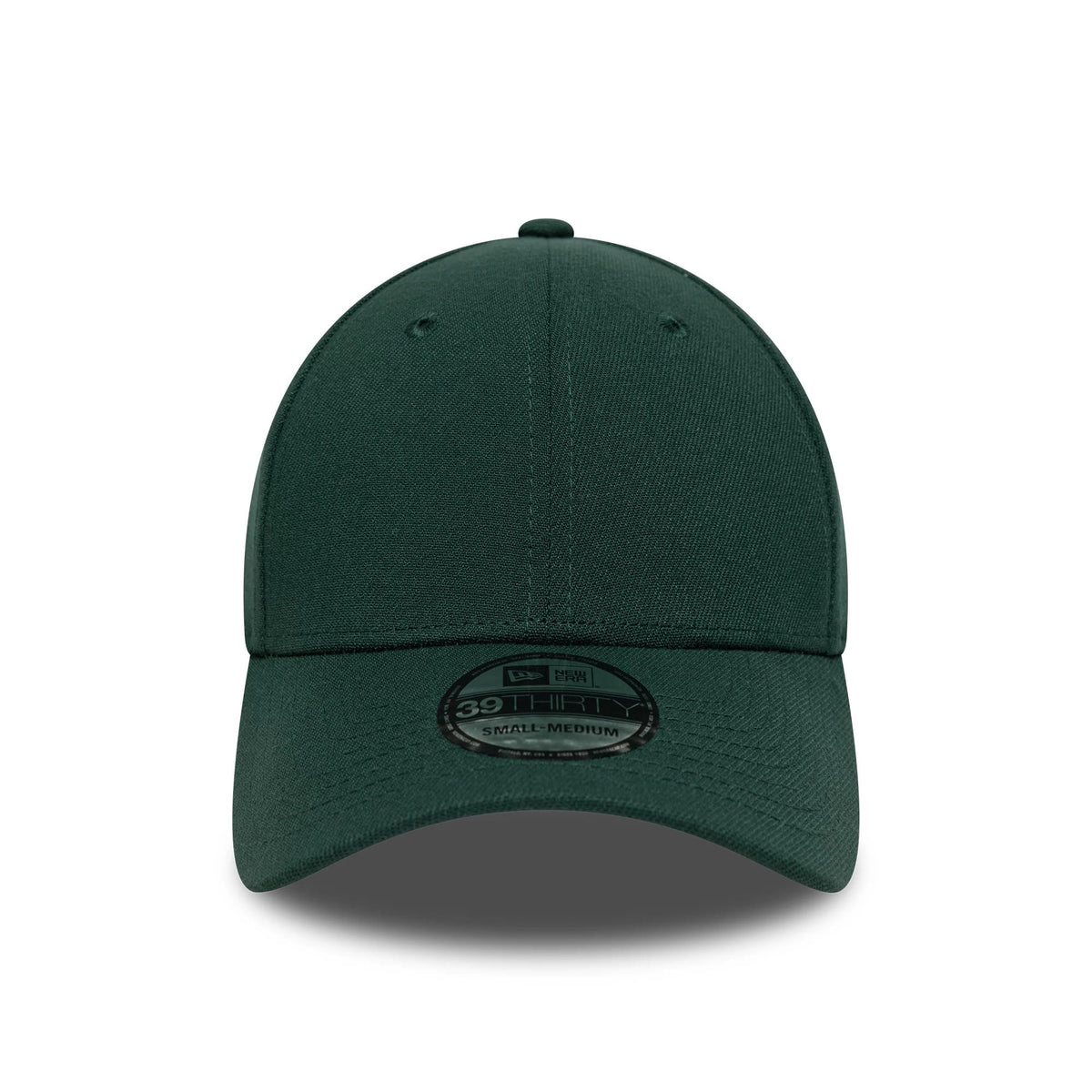 New Era Dark Green 39THIRTY Stretch Fit Cap, front view showing the seamless green front panels with a curved visor, four embroidered eyelets on the structured crown, and a black 39THIRTY size sticker placed centrally on the visor.