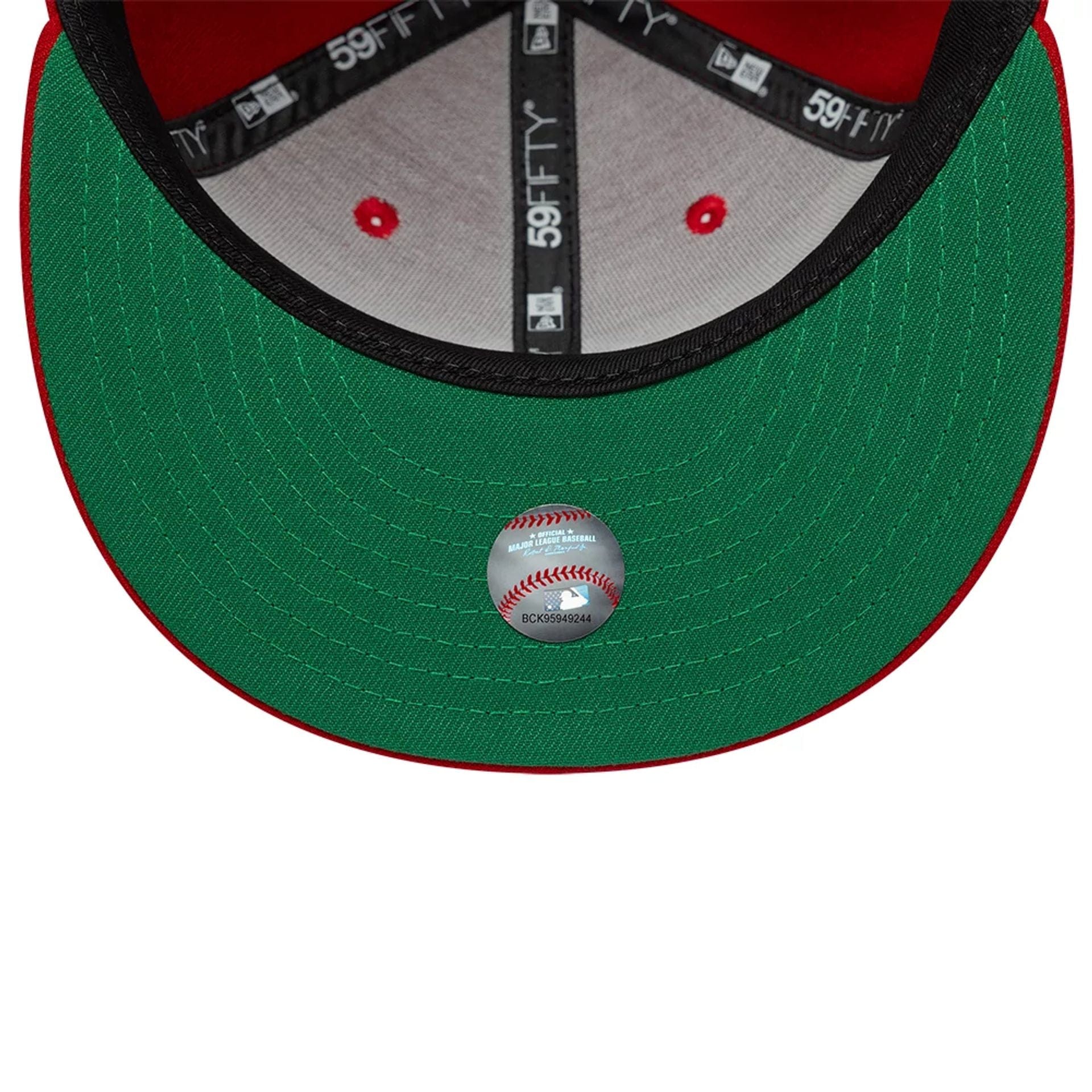 This is a New York Yankees MLB Red 59FIFTY Fitted Cap 2