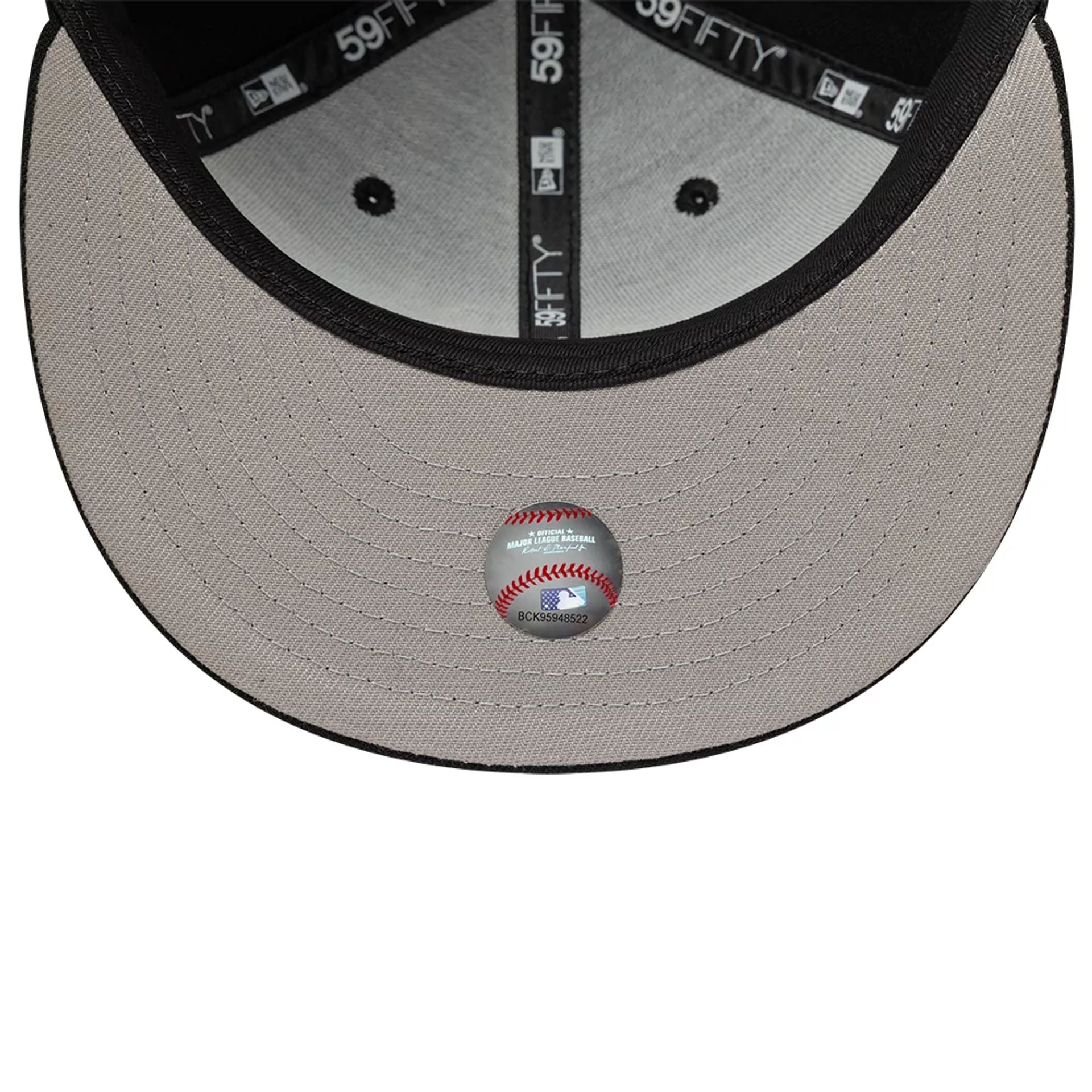 This is a New York Mets MLB Black 59FIFTY Fitted Cap 2