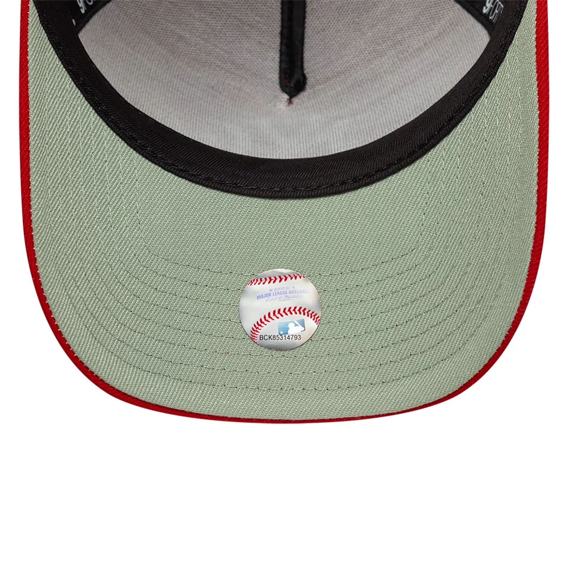 This is a New York Yankees MLB Heart Red 9FORTY A-Frame Adjustable Cap 2