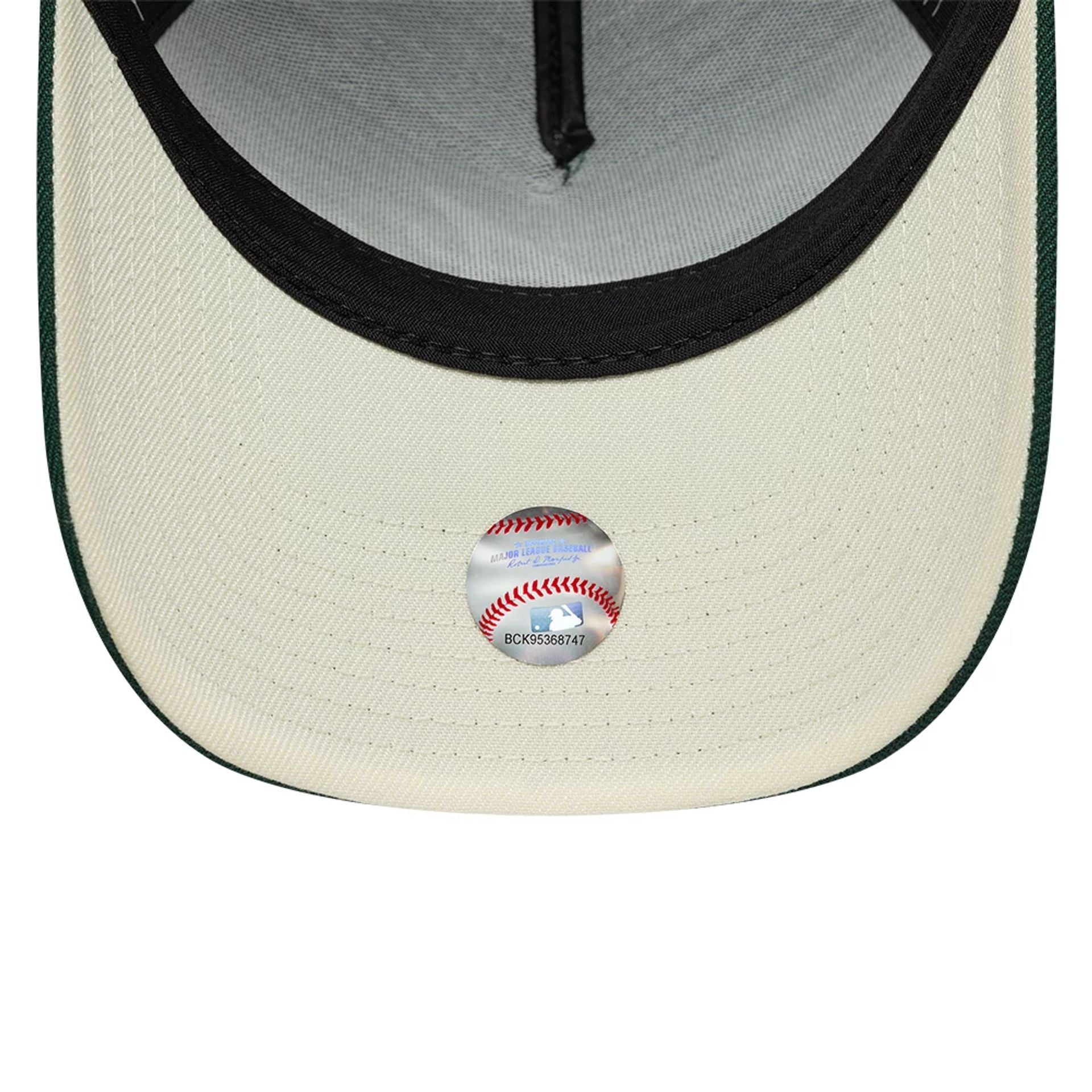 This is a Atlanta Braves MLB Heart Dark Green 9FORTY A-Frame Adjustable Cap 2