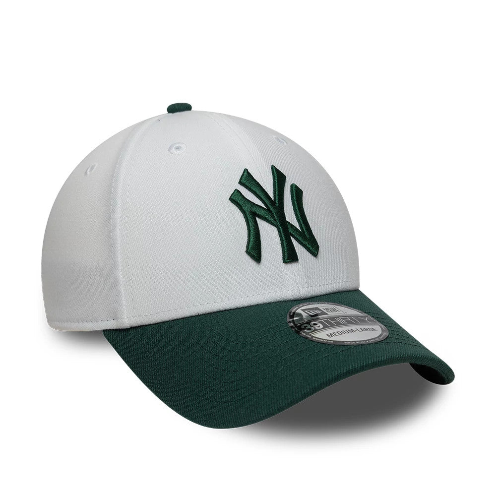 New York Yankees MLB White New Era 39THIRTY Stretch Fit Cap, front view showing a raised green NY logo embroidered on the white front panel, complemented by a deep green curved visor featuring a 39THIRTY size sticker.
