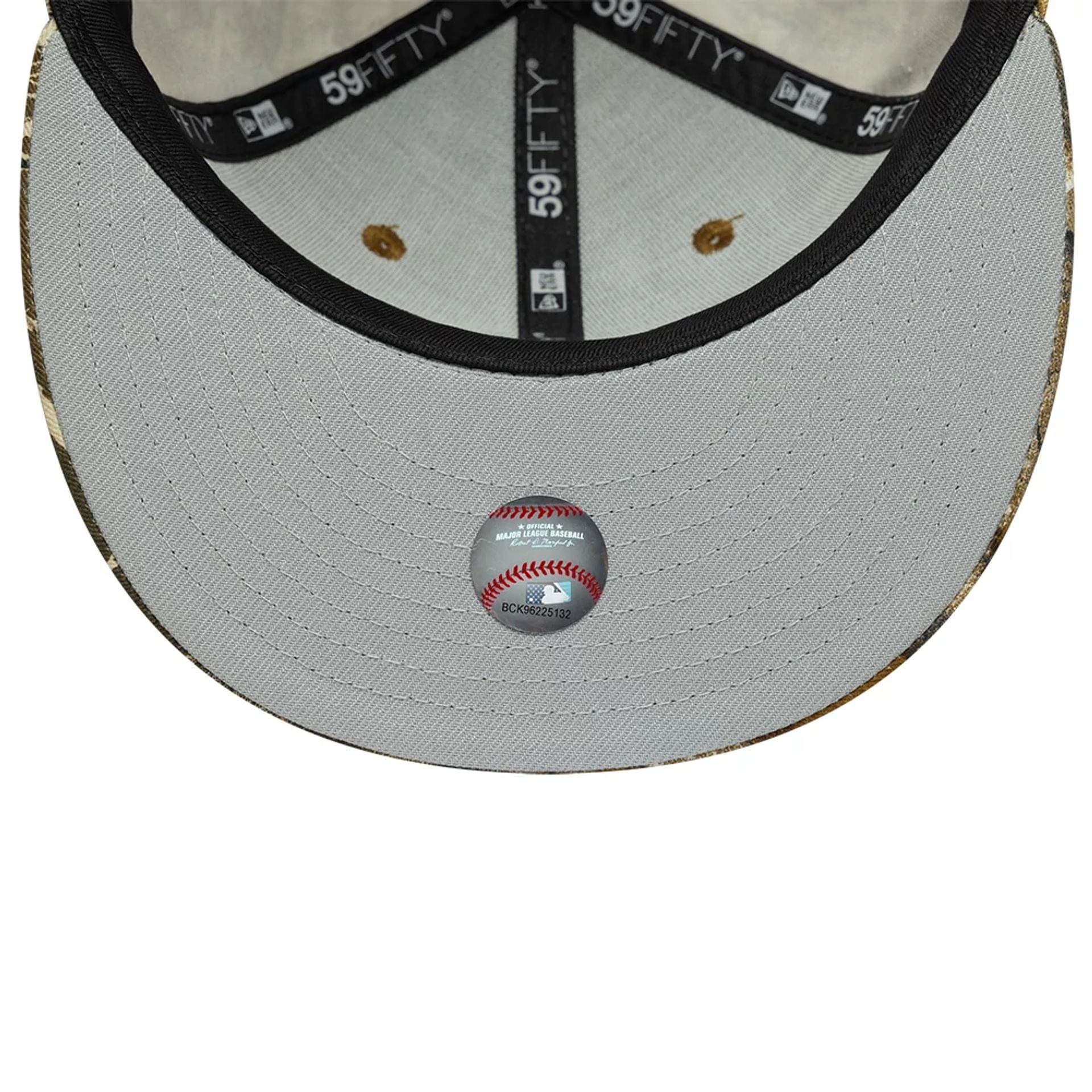 This is a New York Mets MLB Real Tree 59FIFTY Fitted Cap 2