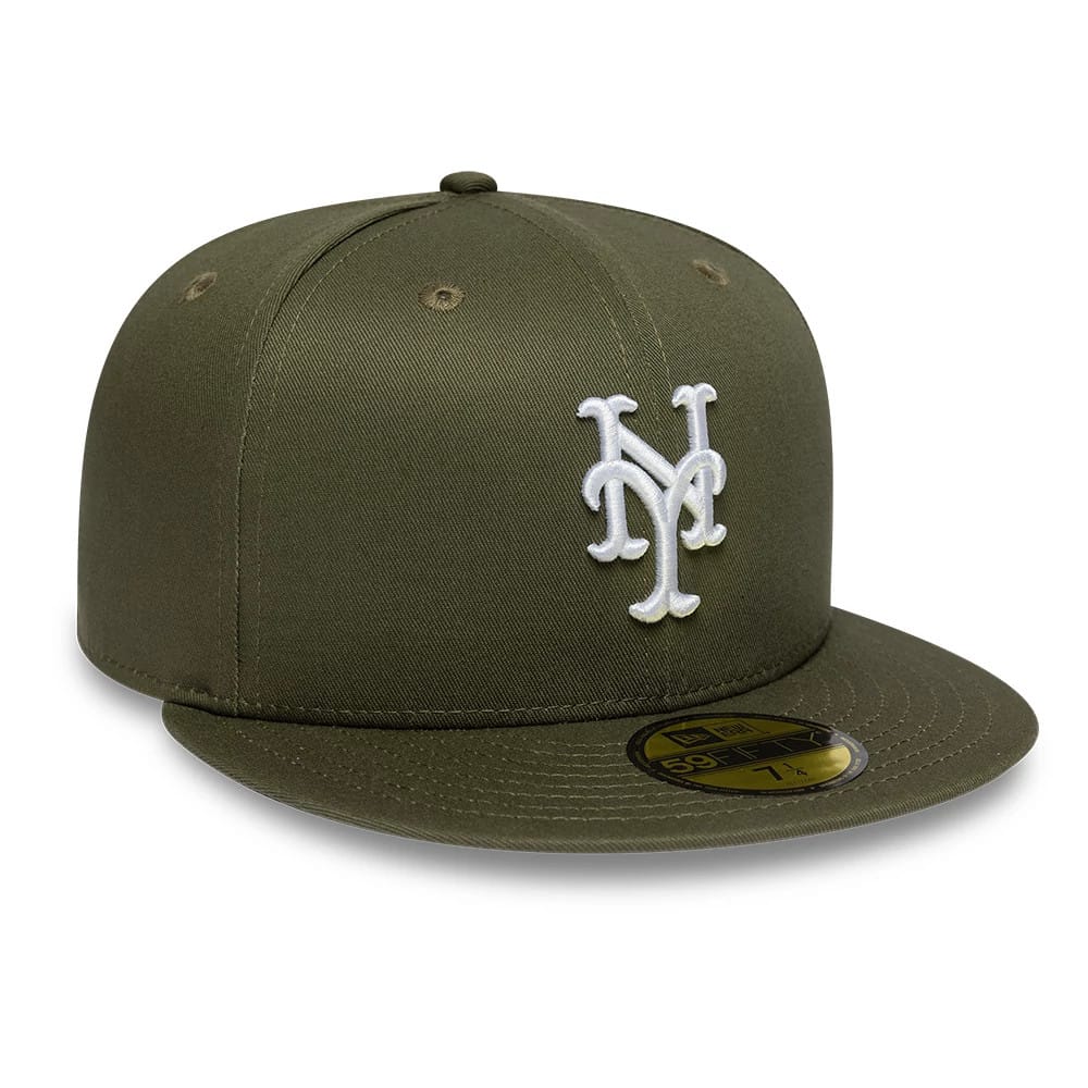 New York Mets MLB Dark Green New Era 59FIFTY Fitted Cap, front view showing the white raised embroidered Mets logo on the structured dark green crown, with a flat visor featuring a gold 59FIFTY size sticker.