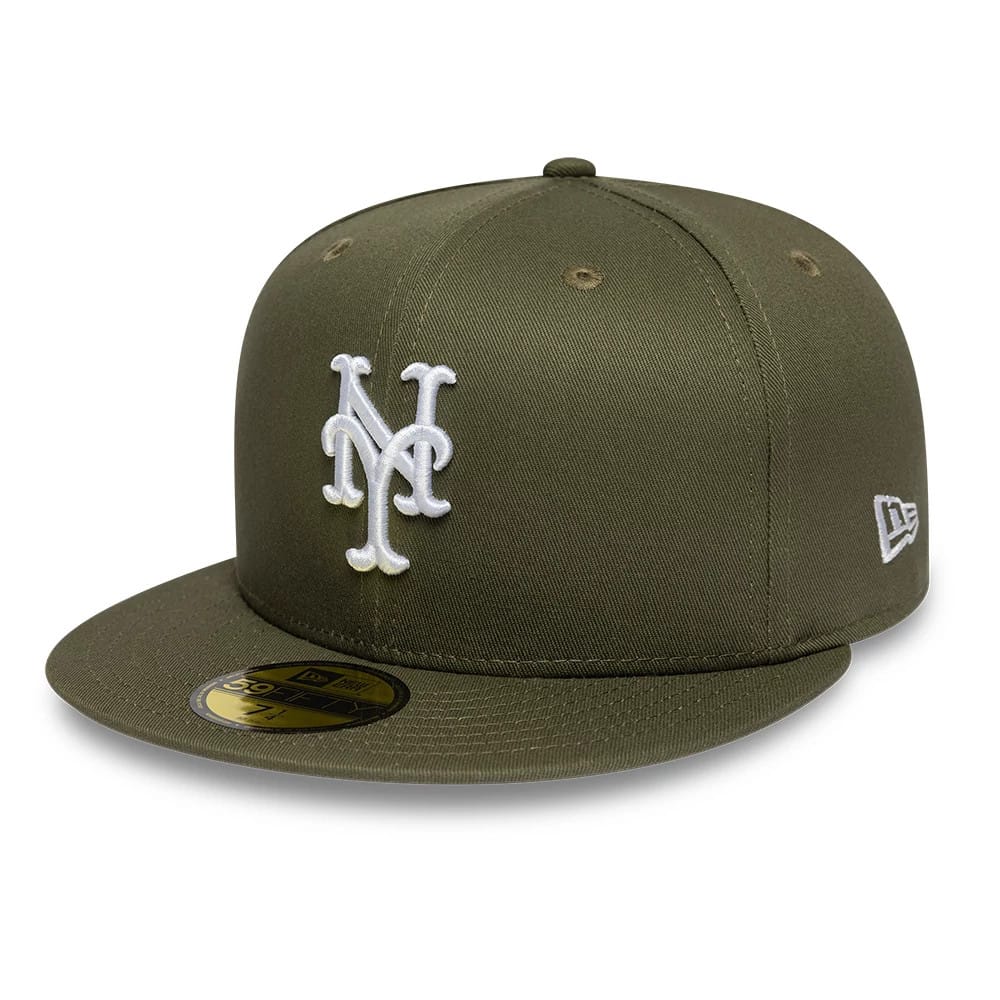 New York Mets MLB Dark Green New Era 59FIFTY Fitted Cap, three-quarter view showing the raised white embroidered Mets logo on the front panel, a flat dark green visor with a gold 59FIFTY size sticker, and the New Era flag logo on the left side.