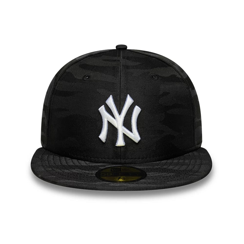 This is a New York Yankees MLB Black Camo 59FIFTY Fitted Cap 2