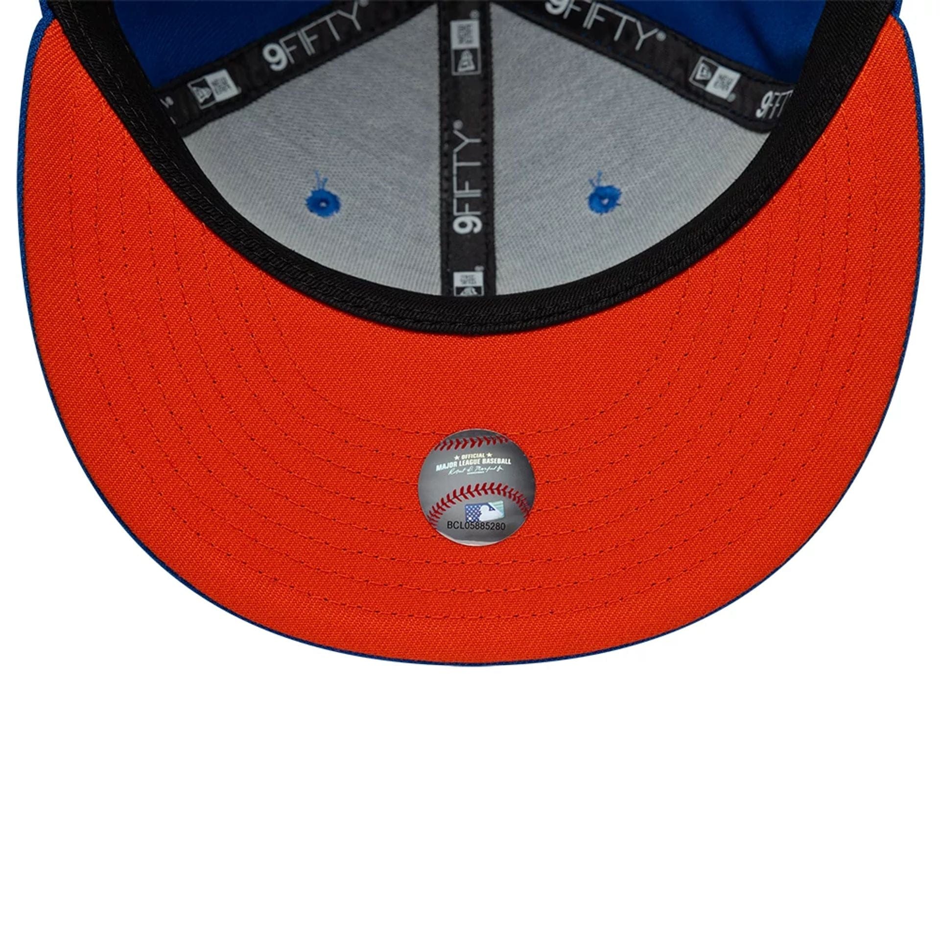 Pictured is this MLB Upside Down New York Mets 9FIFTY Snapback cap in blue. 2