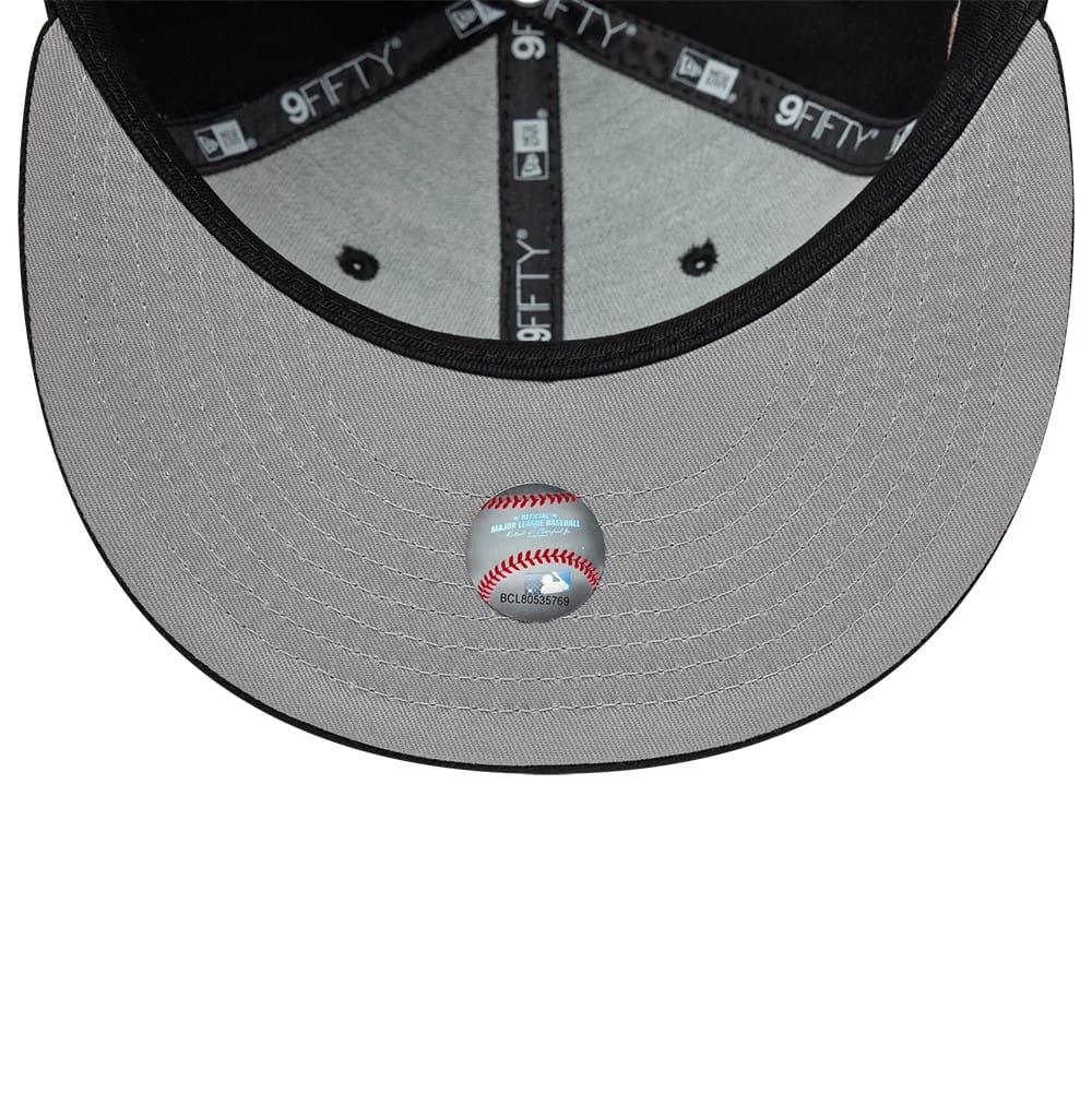 Pictured is this MLB Kanji LA Dodgers 9FIFTY Snapback Adjustable cap in black. 2
