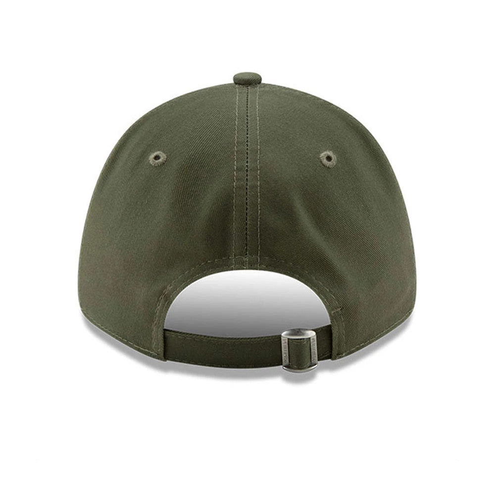 New York Yankees Essential Green New Era 9FORTY Cap, rear view showing the structured green crown with matching eyelets, an adjustable strap with a buckle, and seamless panel stitching at the back.