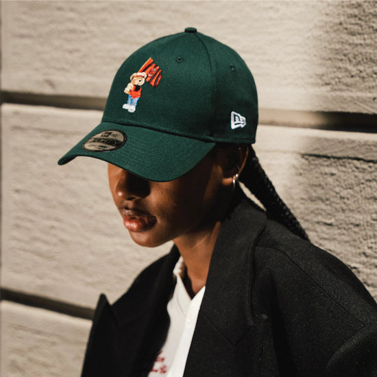 Slide 4:NEW ERA x AC MILAN