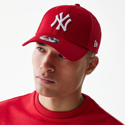 This is a New York Yankees Essential Red 9FORTY Cap 4