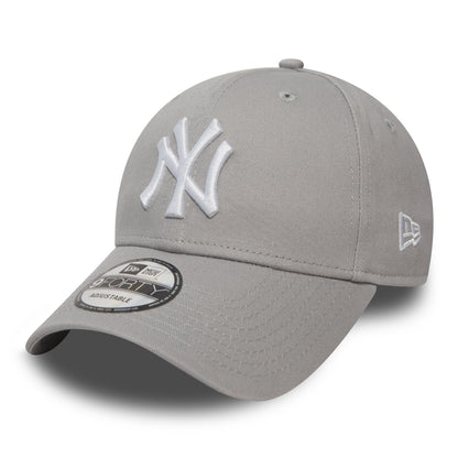 New York Yankees Essential Grey New Era 9FORTY Cap, front view showing white raised embroidery NY logo on the structured grey crown, grey curved visor with a 9FORTY size sticker, and New Era flag logo on the left side.