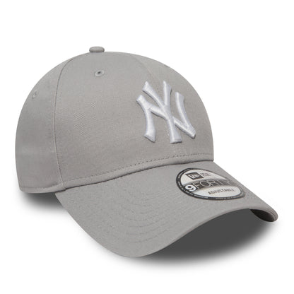 New York Yankees Essential Grey New Era 9FORTY Cap, three-quarter view showing the raised white embroidered NY logo on the front panel, with a curved visor and 9FORTY size sticker on top.