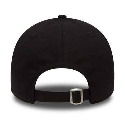 This is a New York Yankees Essential Black 9FORTY Cap 4