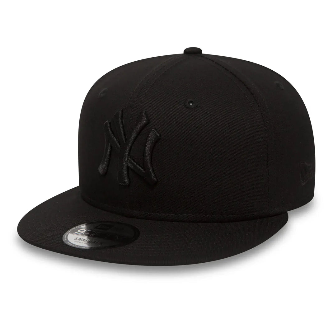 Black New Era 9FIFTY New York Yankees cap with black logo on a white background