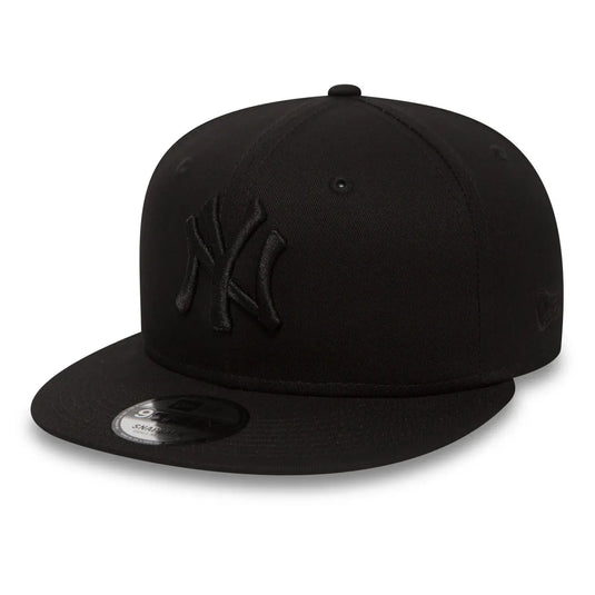 Black New Era 9FIFTY New York Yankees cap with black logo on a white background