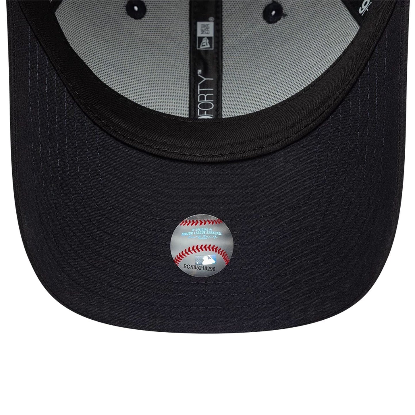 This is a New York Yankees Flawless Navy 9FORTY Cap 5