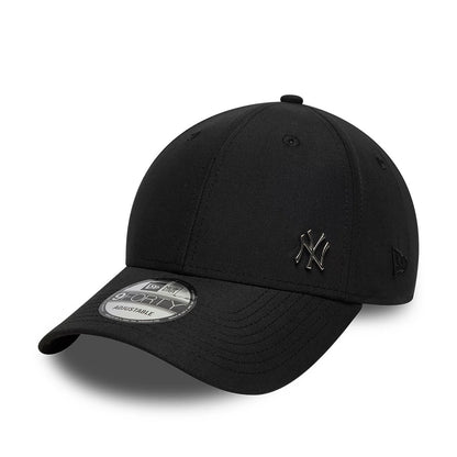 This is a New York Yankees Flawless Black 9FORTY Adjustable Cap 1