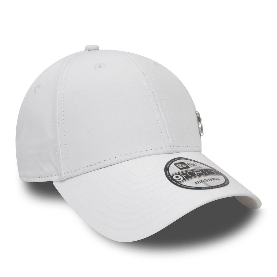 This is a New York Yankees Flawless White 9FORTY Cap 3