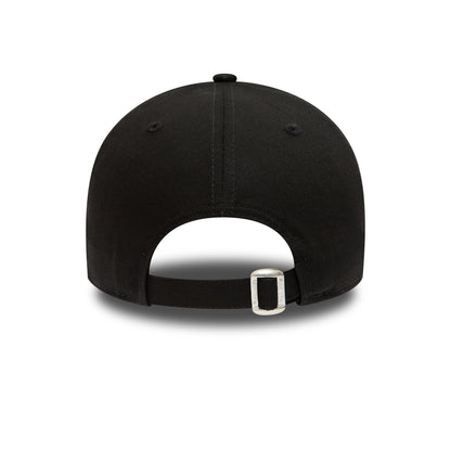 This is a Manchester United Essential Black 9FORTY Cap 4