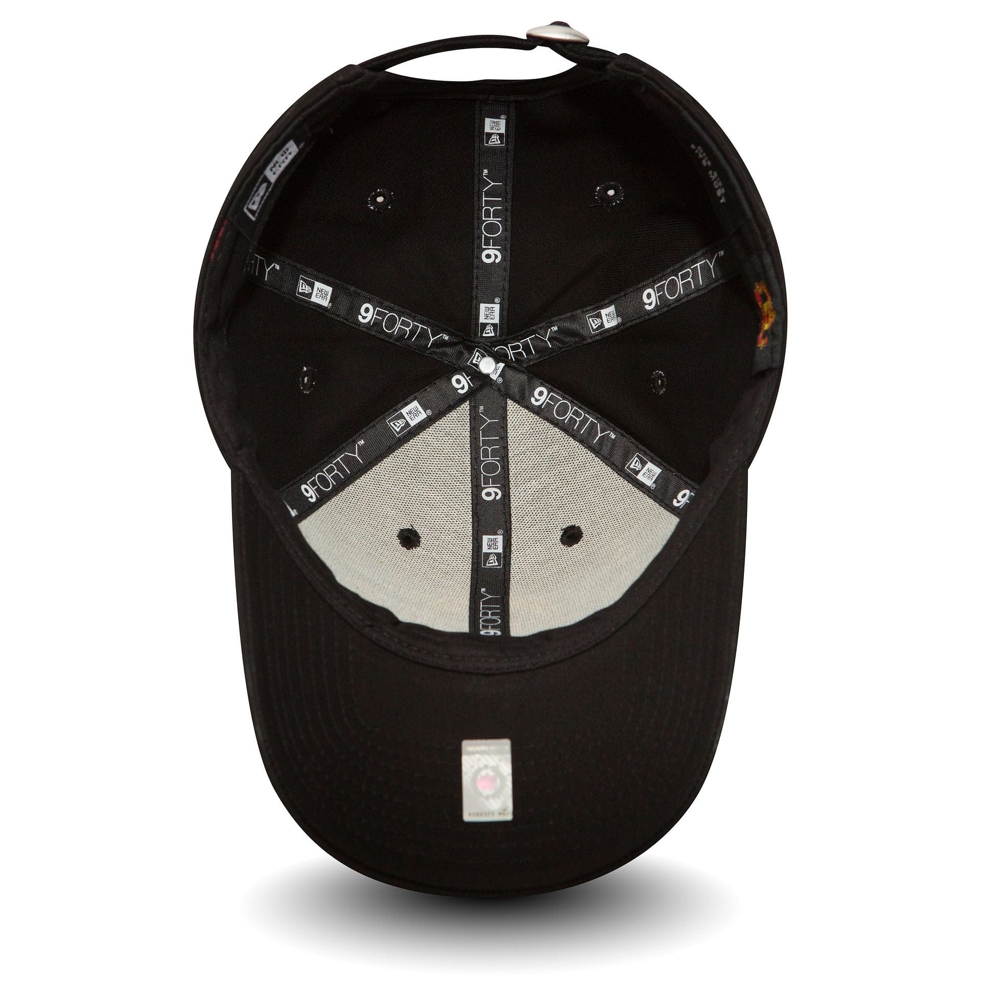 This is a Manchester United Essential Black 9FORTY Cap 5