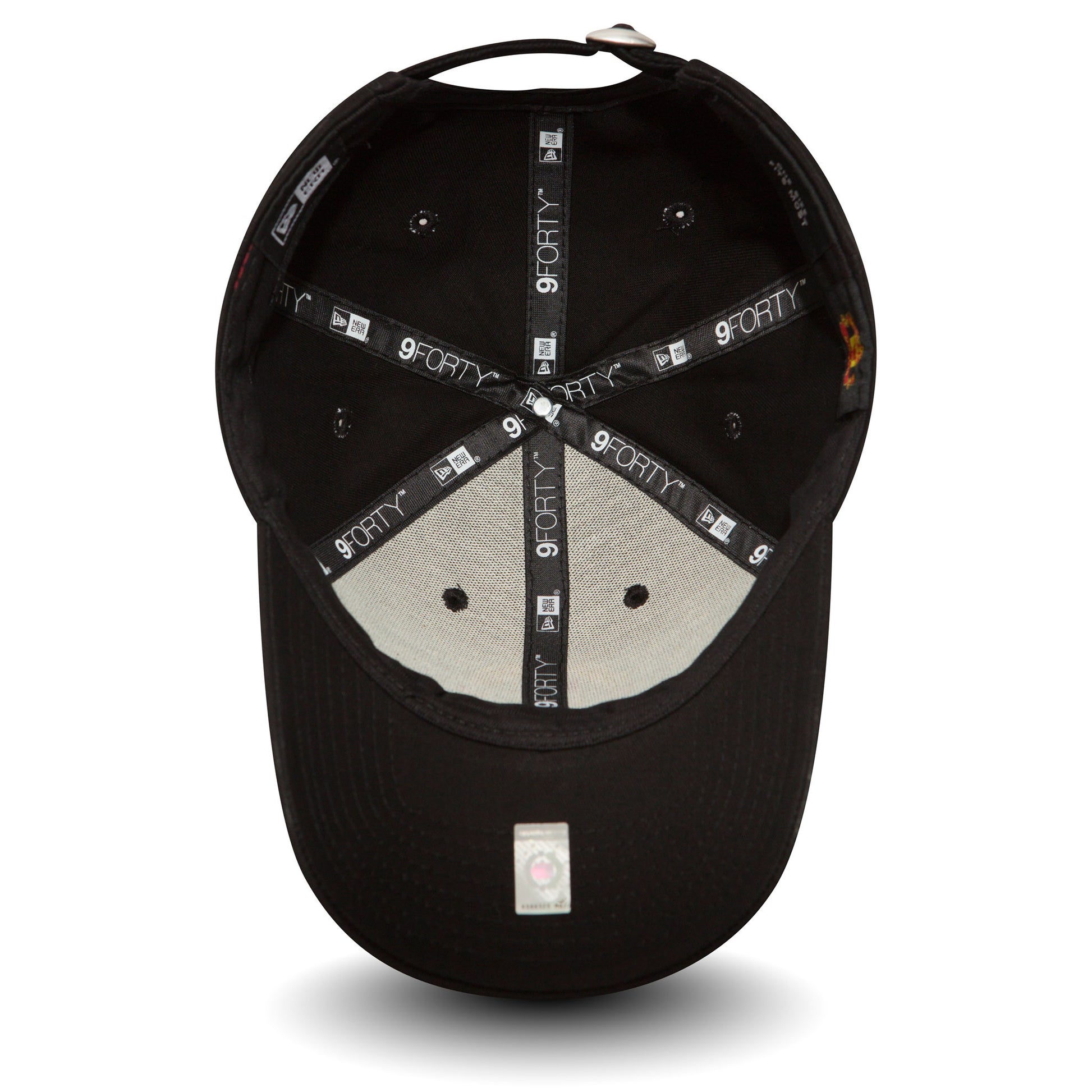 This is a Manchester United Essential Black 9FORTY Cap 5