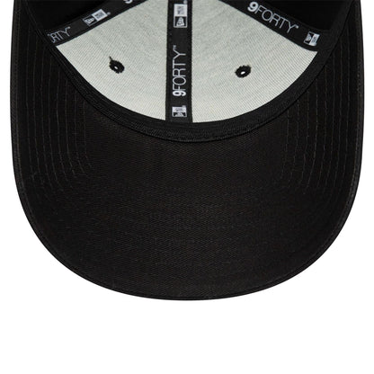 This is a Manchester United FC Youth Core Black 9FORTY Adjustable Cap 5