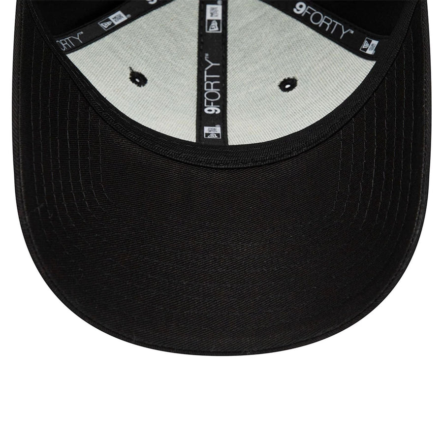This is a Manchester United FC Youth Core Black 9FORTY Adjustable Cap 5