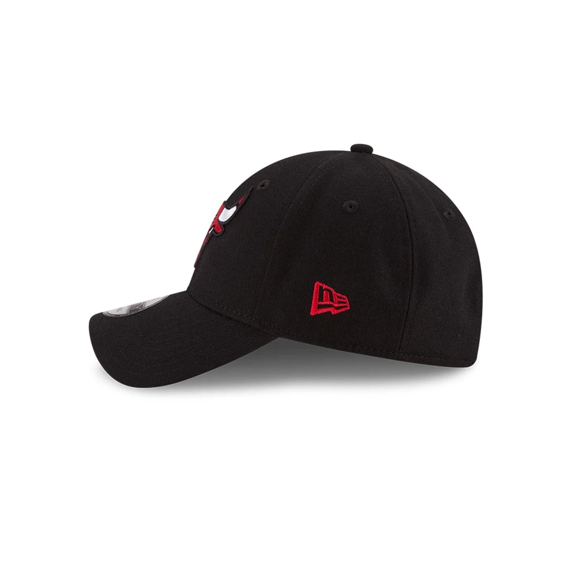 This is a Chicago Bulls Youth The League NBA Black 9FORTY Adjustable Cap 5