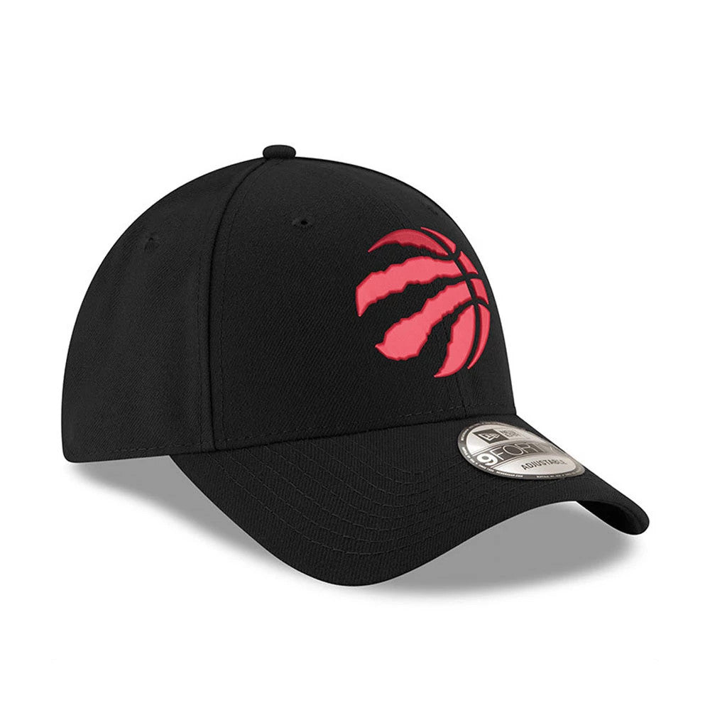 Toronto Raptors League Black New Era 9FORTY Cap, three-quarter view showing a red embroidered Raptors claw logo on the front panel with a curved visor and 9FORTY size sticker on top.