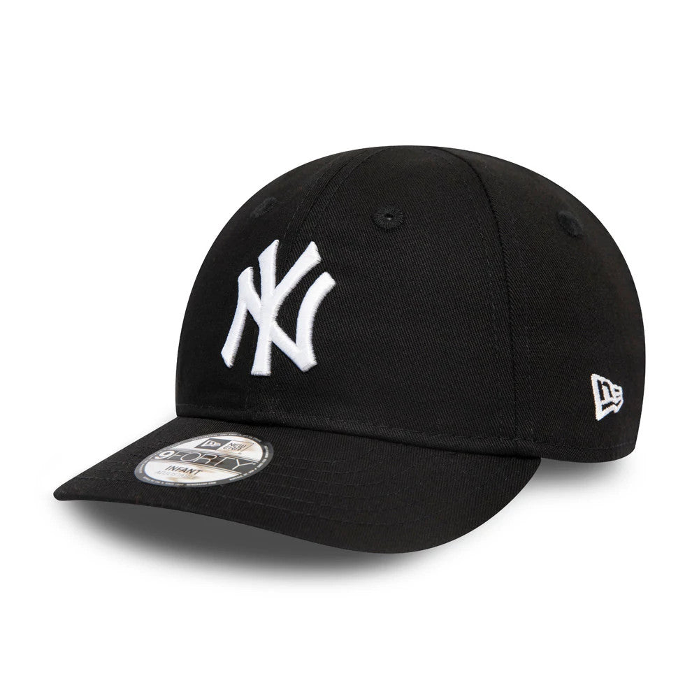 This is a New York Yankees Essential Infant Black 9FORTY Cap 1