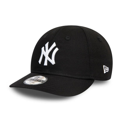 This is a New York Yankees Essential Infant Black 9FORTY Cap 1