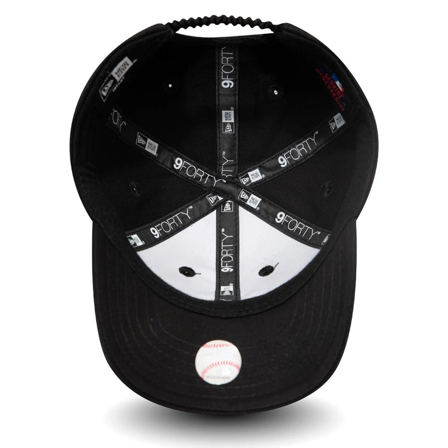 This is a New York Yankees Essential Infant Black 9FORTY Cap 3