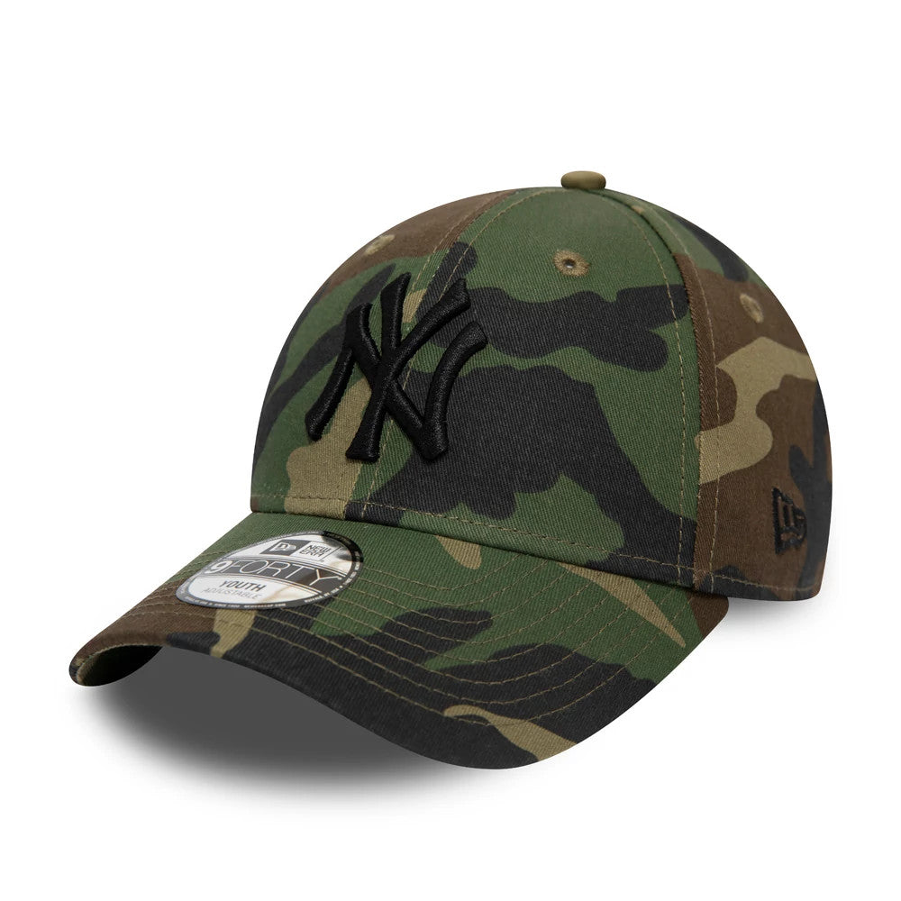 This is a New York Yankees Essential Kids Camo 9FORTY Cap 1