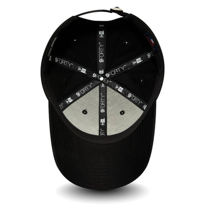 This is a New York Yankees Essential Womens Black 9FORTY Cap 3