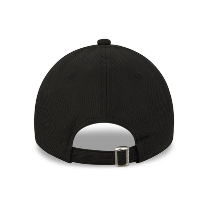 This is a New York Yankees Black 9FORTY Cap 4