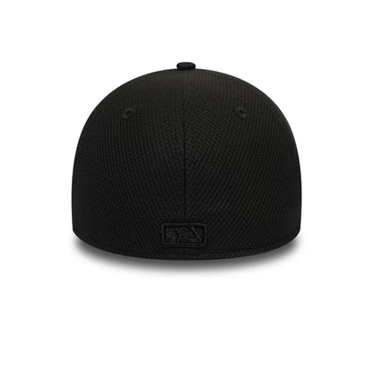This is a New York Yankees Diamond Era Black 39THIRTY Cap 3