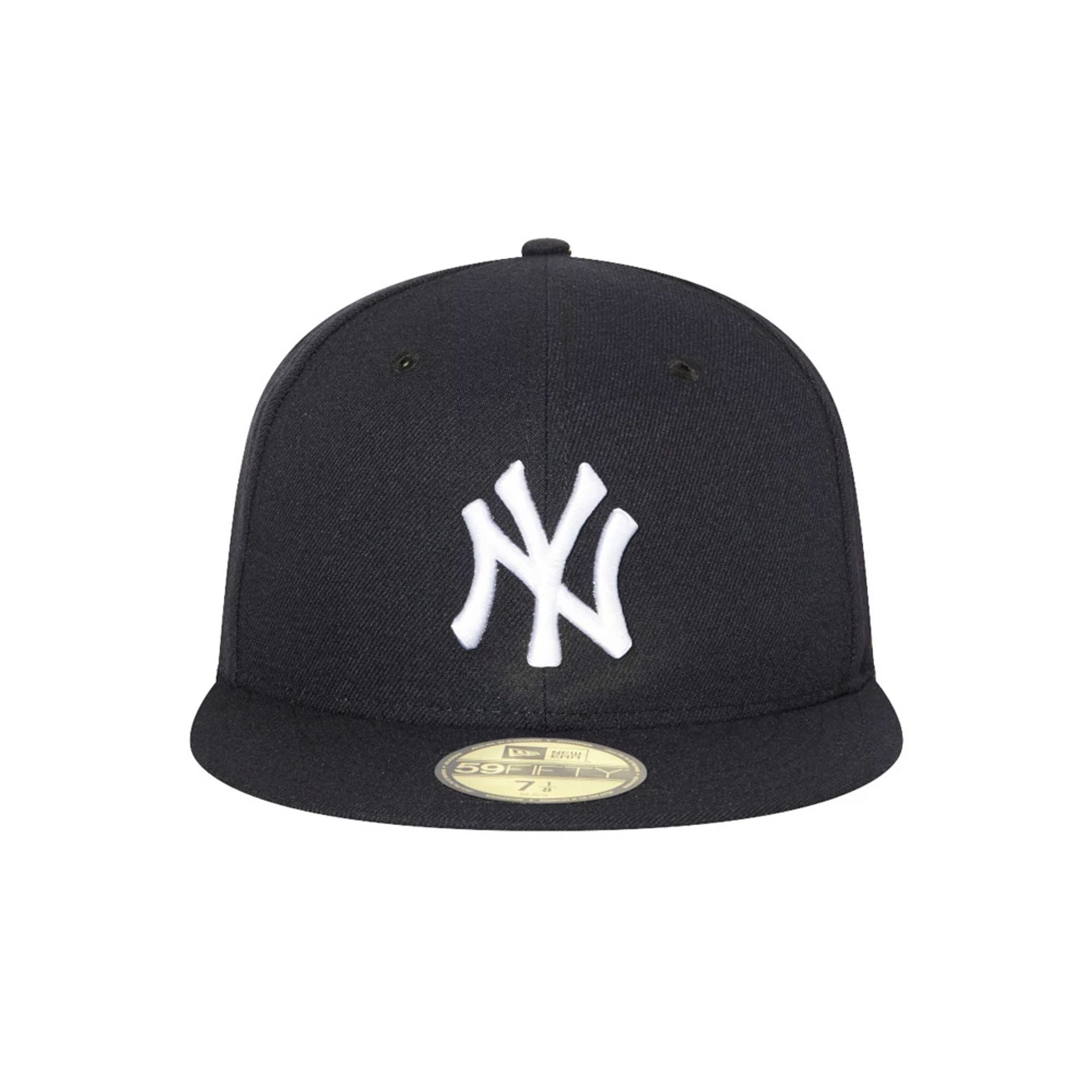 This is a New York Yankees Authentic On Field Game Navy 59FIFTY Cap 2