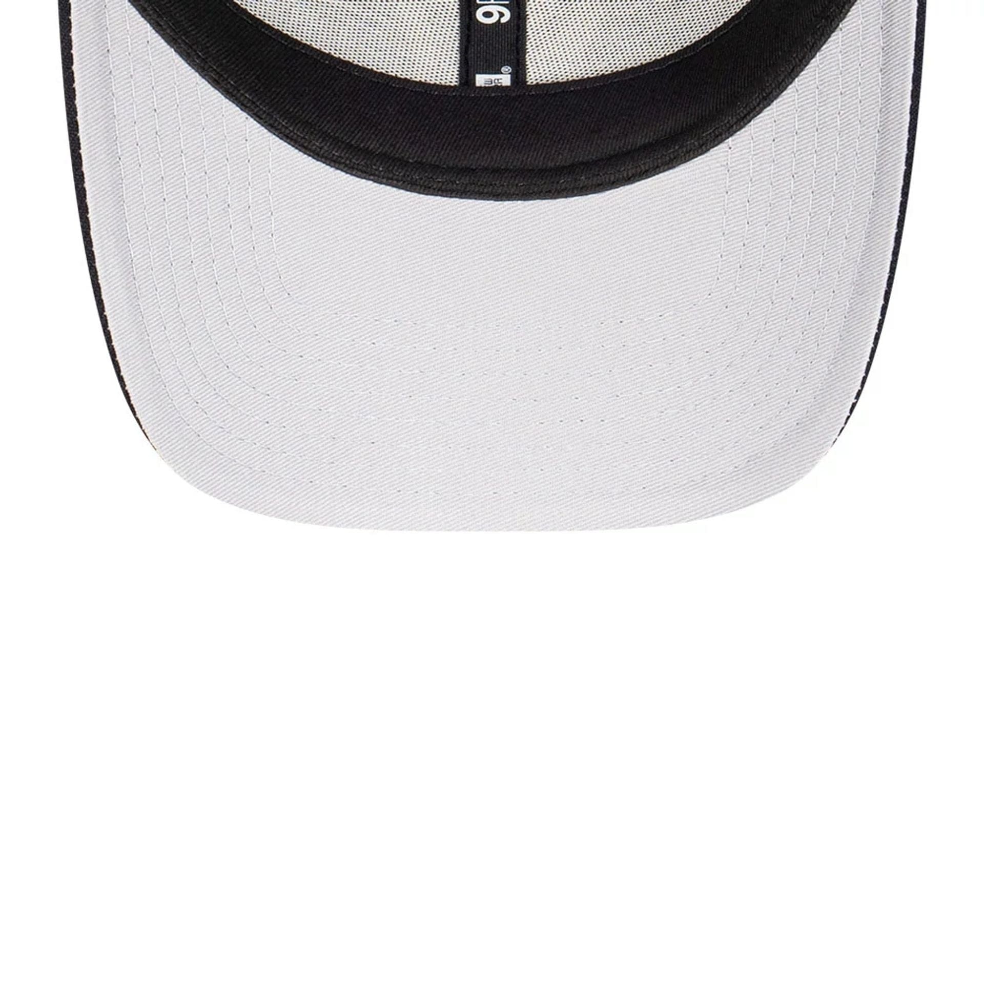 Pictured is this MLB Premium Felt New York Yankees 9FORTY cap in navy. 2