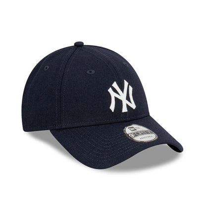 Pictured is this MLB Premium Felt New York Yankees 9FORTY cap in navy. 4