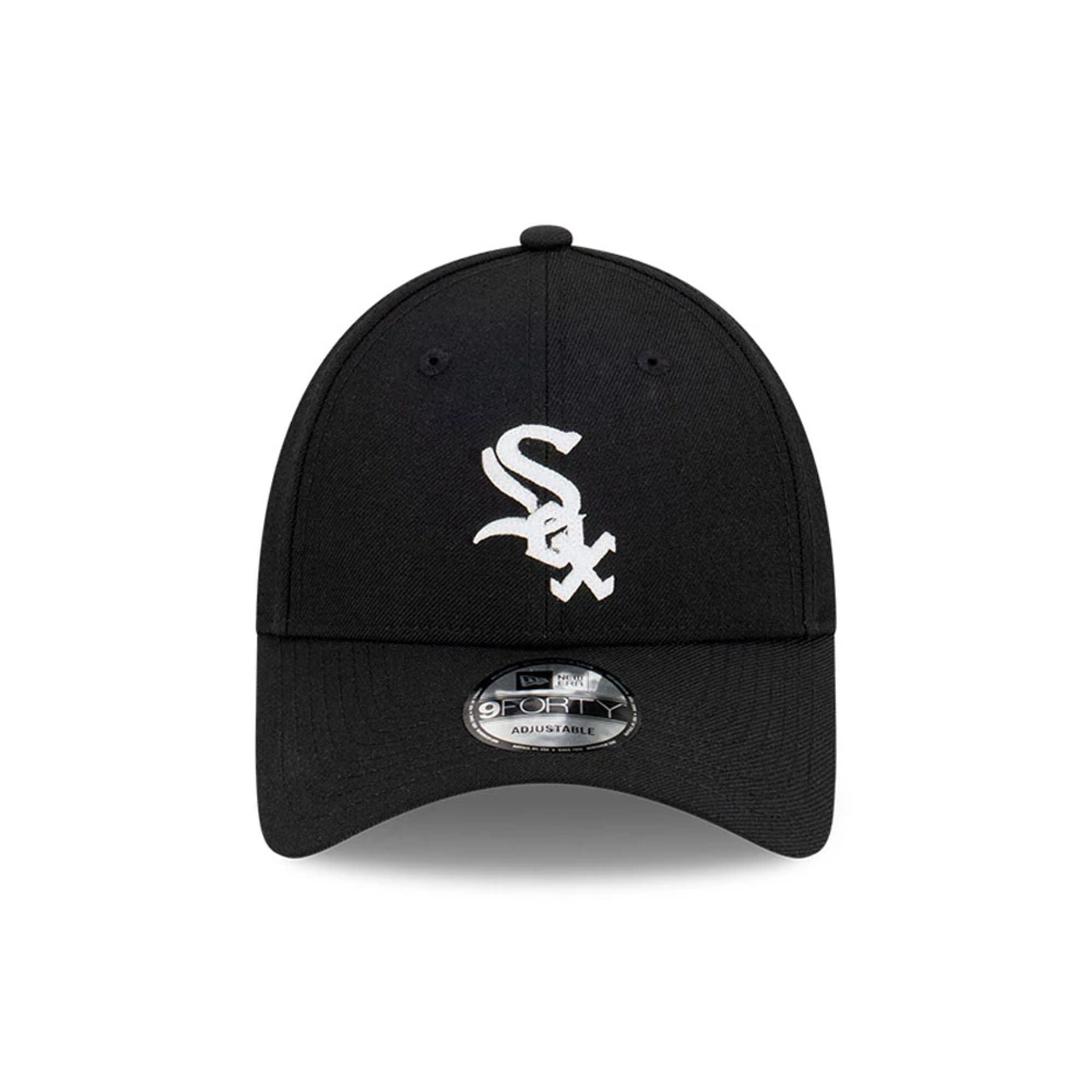 This is a Chicago White Sox MLB Premium Felt Black 9FORTY Adjustable Cap 4