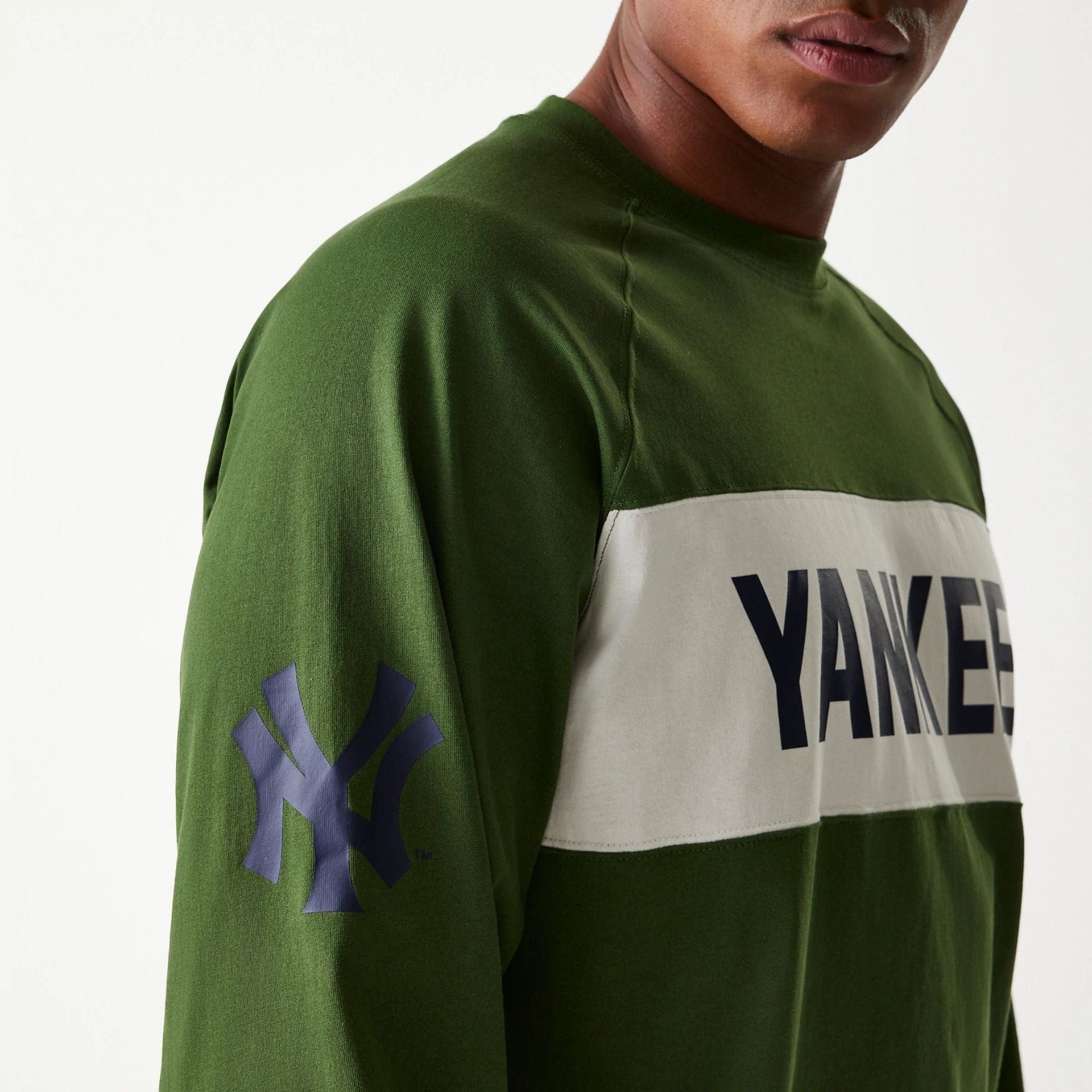 The Male model is wearing New York Yankees Korea Green Long Sleeve T-Shirt 4