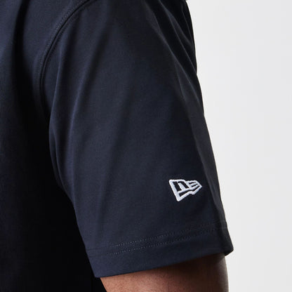 The Male model is wearing New York Jets NFL Black Oversized T-Shirt 4