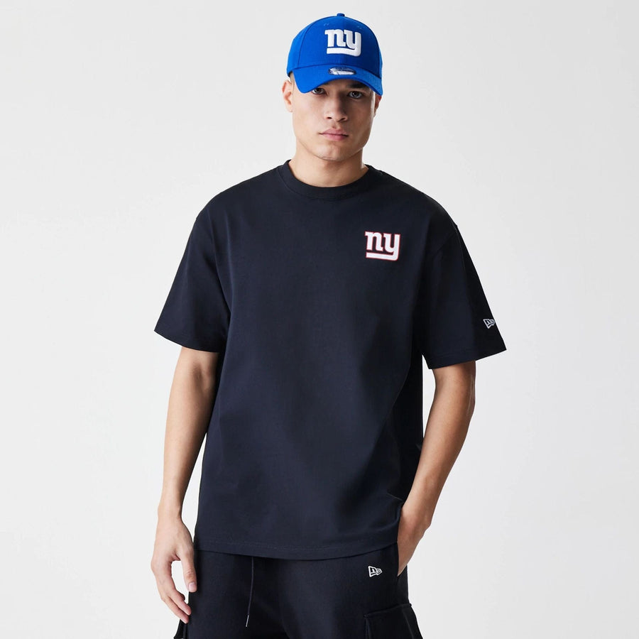 The Male model is wearing New York Giants NFL Black Oversized T-Shirt 1
